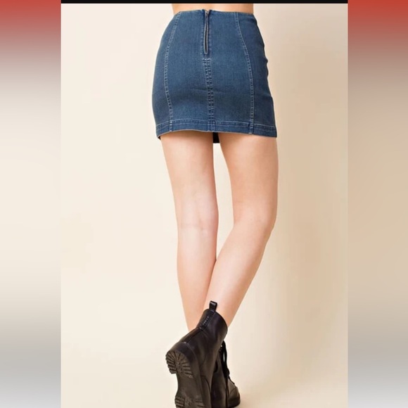 Magnolia South Fitted Denim Miniskirt - Picture 4 of 8